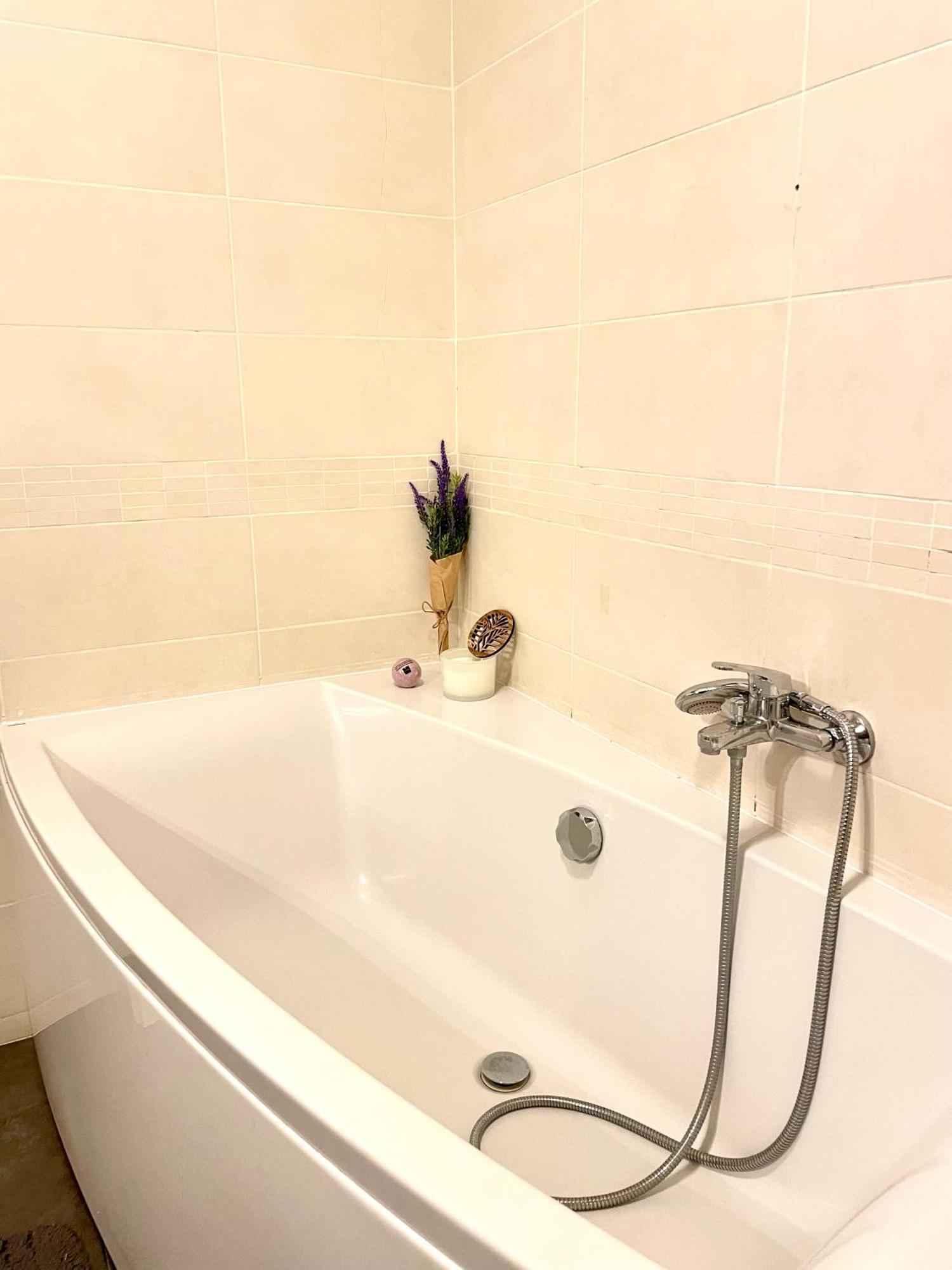 Moonlight Charming Shelter - 3Br 180º Balcony View Apartamento Oradea Exterior foto