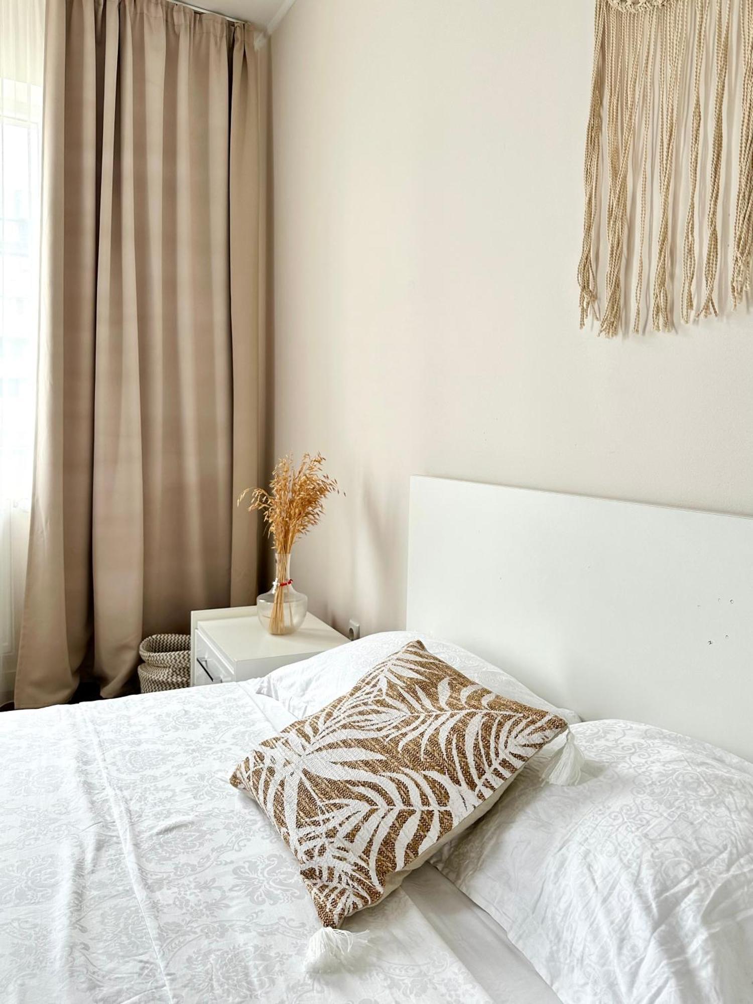 Moonlight Charming Shelter - 3Br 180º Balcony View Apartamento Oradea Exterior foto