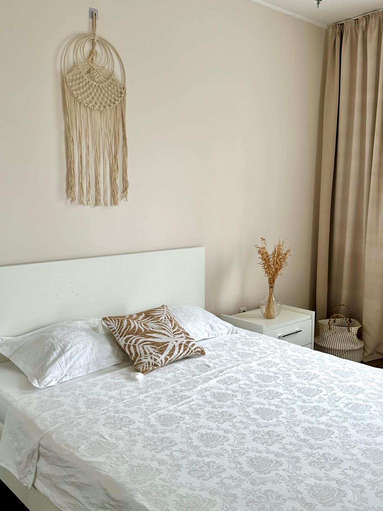Moonlight Charming Shelter - 3Br 180º Balcony View Apartamento Oradea Exterior foto